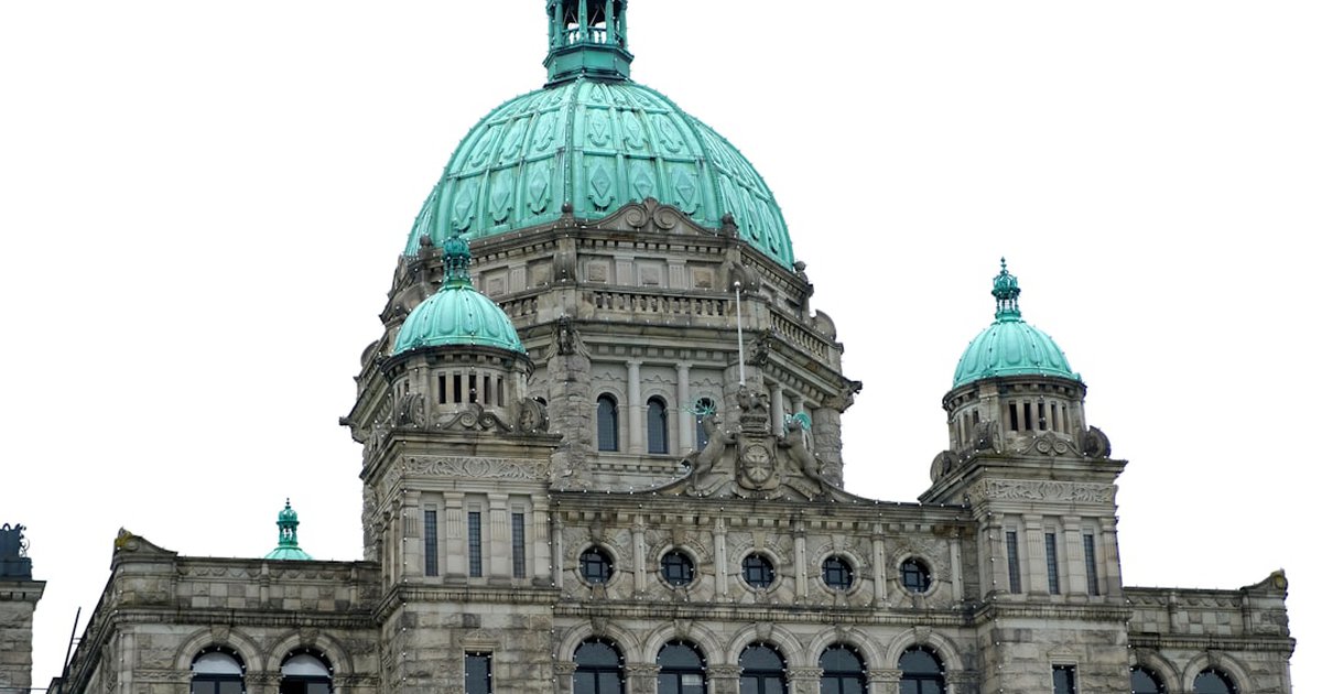 スターマー首相、キャビネット内で分裂が顕れる