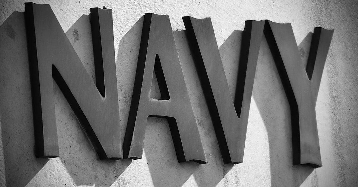 トランプ政権の海軍最高責任者が突然退任